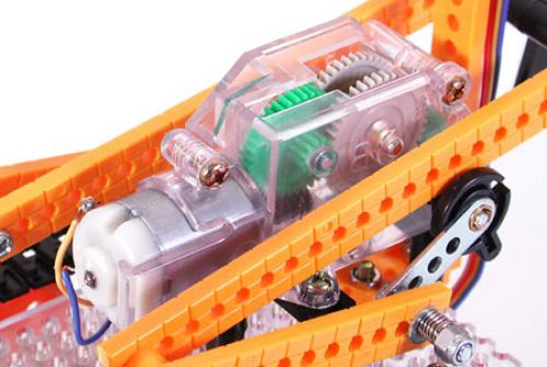 Robot Sauveteur sur Chenilles Télécommandé Tamiya